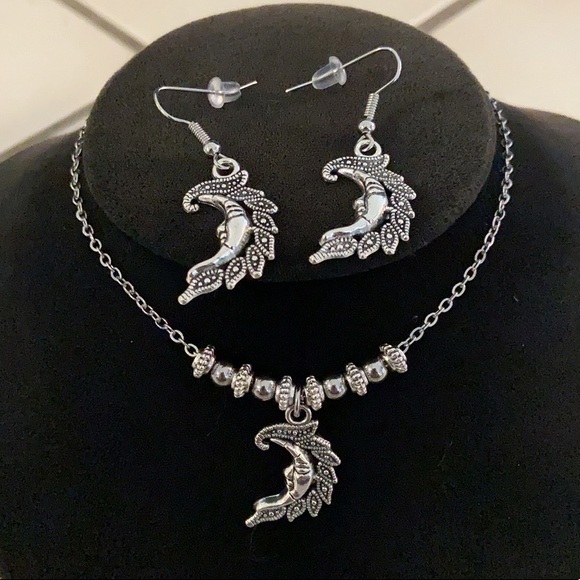 π΄ SALE ! red dot items are 2 for $25 . Bundle more than 3 and its $10 each π - Picture 8 of 11